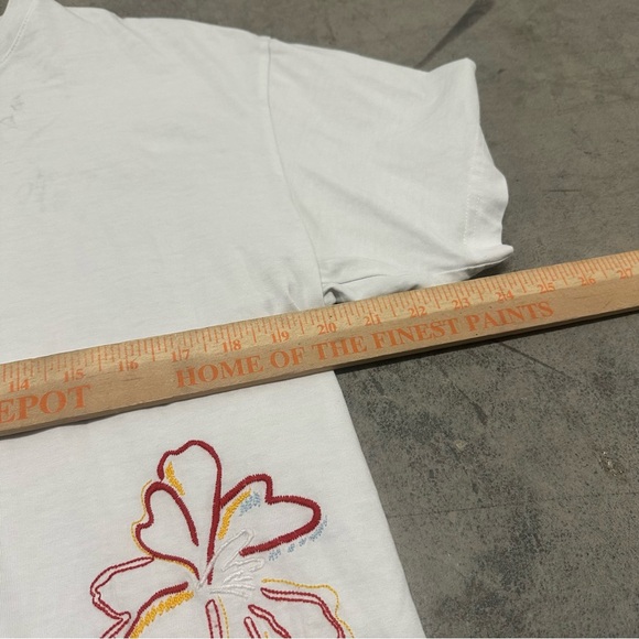 Kith & Kin Embroidered Flower Tee - Picture 6 of 9